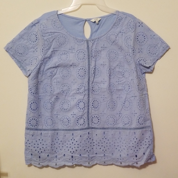 crown & ivy Tops - Crown & ivy top